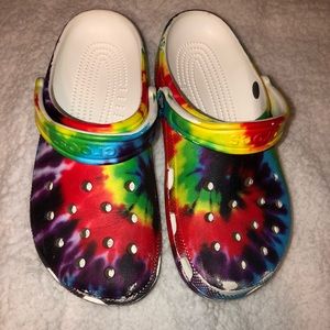 Tye dye crocs, woman’s 9 men’s 7